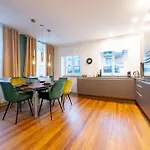 Lit Living Altstadt - Boutique - Parking Διαμέρισμα *