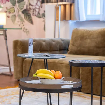 Lit Living Altstadt - Boutique - Parking Apartment